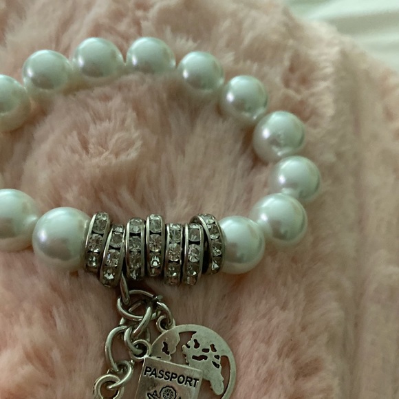 I love to travel charm bracelet - Picture 2 of 2